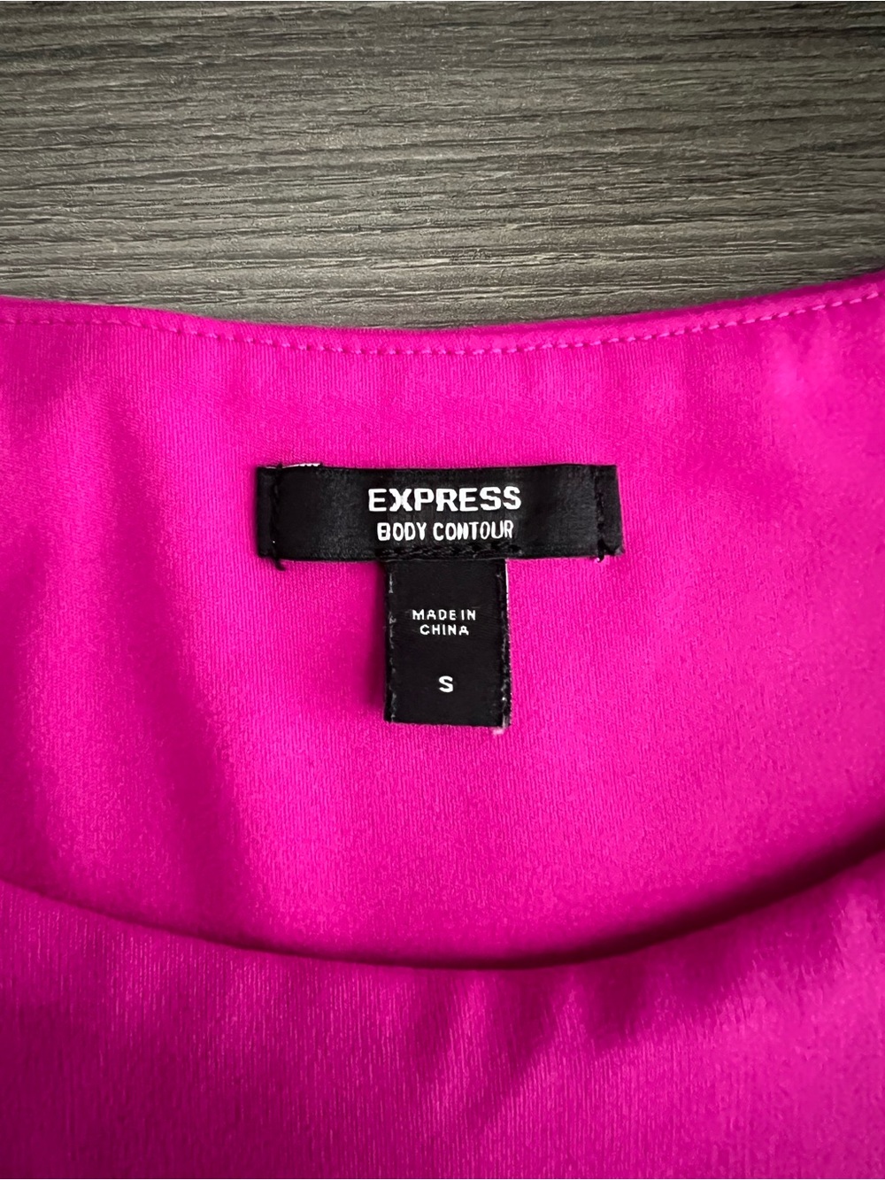 Express Women's Bright Fuchsia Scoop Neck Tank Top - Picture 4 of 4